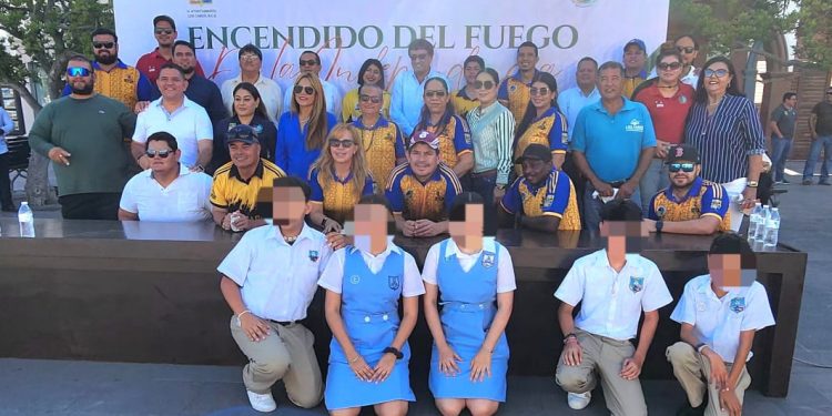 EL PRESIDENTE MUNICIPAL DE LOS CABOS  OSCAR LEGGS CASTRO HIZO EXTENSIVA LA INVITACIÓN AL TERCER INFORME DE GOBIERNO