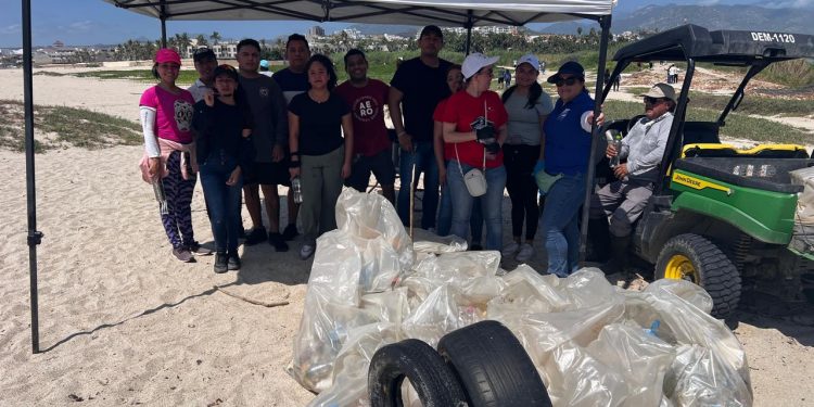 GUARDAPARQUES DEL ESTERO JOSEFINO Y PERSONAL HOTEL JW MARRIOT RETIRAN 200 KILOS DE RESIDUOS SÓLIDOS DEL ÁREA NATURAL PROTEGIDA.