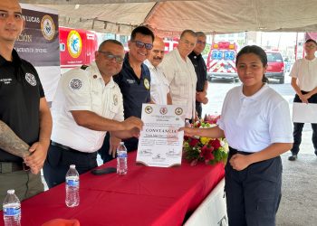 LA DIVISIÓN JUVENIL DE BOMBEROS DE CSL PROMUEVE ASCENSOS Y GRADÚA A SALVAVIDAS JUNIORS.