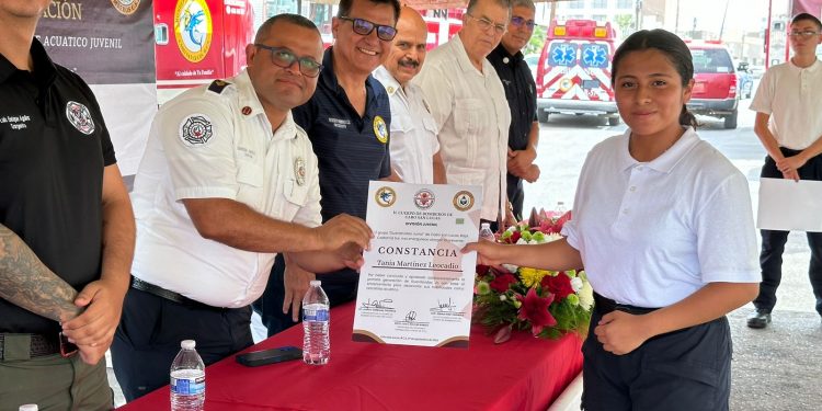 LA DIVISIÓN JUVENIL DE BOMBEROS DE CSL PROMUEVE ASCENSOS Y GRADÚA A SALVAVIDAS JUNIORS.