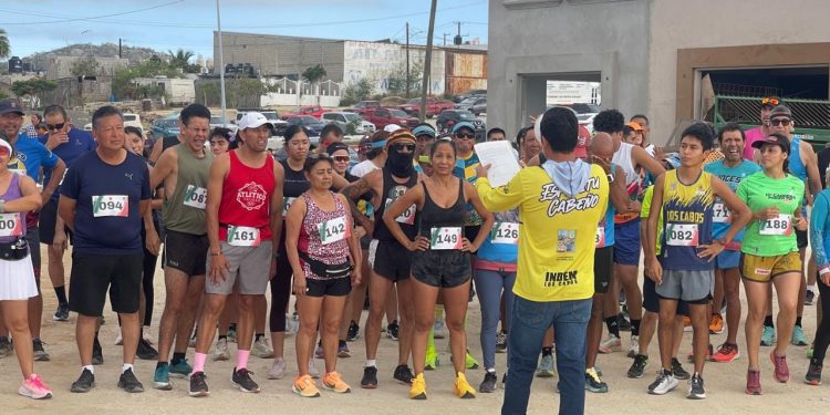 TRABAJA SERVICIOS PÚBLICOS EN LA LIMPIEZA Y MANTENIMIENTO DE VIALIDADES DEL MUNICIPIO DE LOS CABOS