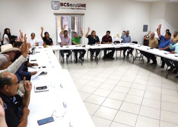 LLEVA VMCC ENERGÍA ELÉCTRICA CON EQUIPOS FOTOVOLTAICOS A FAMILIAS DE SAN JAVIER