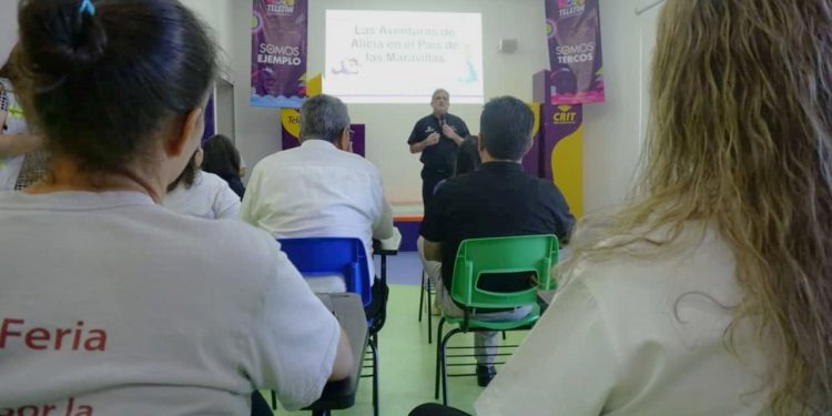 BRINDA ISIPD CONFERENCIA SOBRE DERECHOS HUMANOS PARA INFANTES CON  DISCAPACIDAD