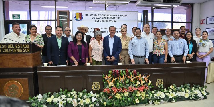  SE INSTALAN LAS COMISIONES  DE ASUNTOS POLÍTICOS, LABORALES, AGROPECUARIOS Y DE LA DIVERSIDAD DE LA XVII LEGISLATURA DE BCS