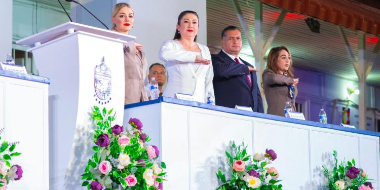 RINDE PROTESTA EDITH AGUILAR COMO PRESIDENTA MUNICIPAL DE MULEGÉ POR SEGUNDO PERIODO CONSECUTIVO