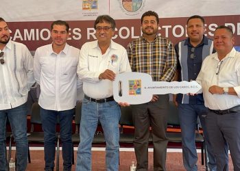 ENTREGA PRESIDENTE MUNICIPAL OSCAR LEGGS CASTRO 15 NUEVOS CAMIONES RECOLECTORES DE BASURA A SERVICIOS PÚBLICOS