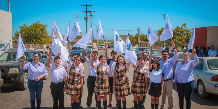 ENTREGA ALCALDESA OBRA DE PAVIMENTACIÓN DE LA CALLE DE LA SECUNDARIA TÉCNICA #24