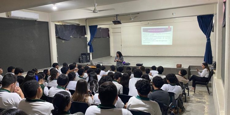 REALIZA PGJE CAMPAÑA DE PREVENCIÓN DE HOSTIGAMIENTO Y ACOSO SEXUAL CON LA COMUNIDAD ESCOLAR DE LOS COBACH EN EL ESTADO