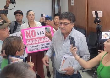 SUSPENDEN CONSTRUCCIÓN DE UNA GASOLINERA EN EL BULEVAR CONSTITUYENTES EN CSL