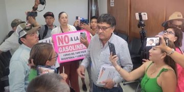 SUSPENDEN CONSTRUCCIÓN DE UNA GASOLINERA EN EL BULEVAR CONSTITUYENTES EN CSL