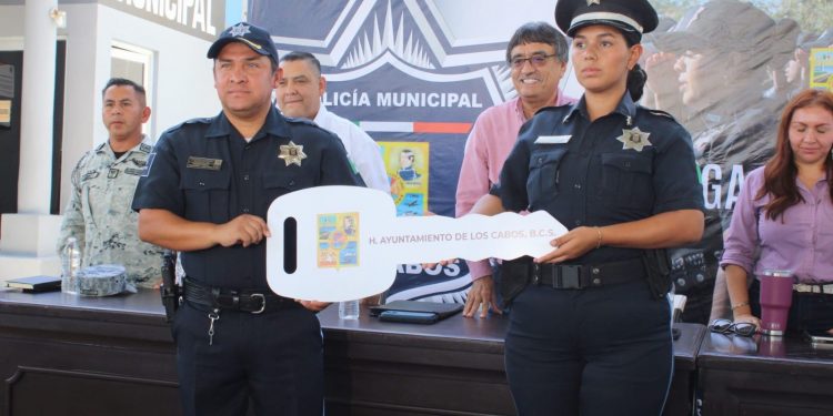 ENTREGA ALCALDE OSCAR LEGGS CASTRO 15 UNIDADES RADIO-PATRULLA