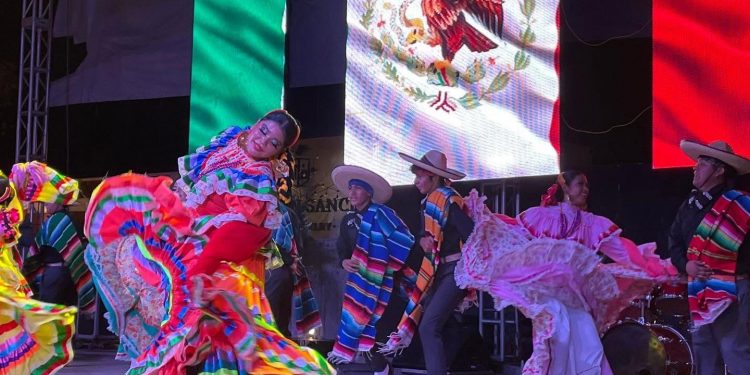 LOS CABOS CELEBRA EL 214º ANIVERSARIO DEL INICIO DE INDEPENDENCIA DE MEXICO
