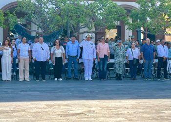 REALIZAN DESFILE Y CEREMONIA CÍVICA PARA CONMEMORAR EL 214º ANIVERSARIO DE LA INDEPENDENCIA DE MÉXICO