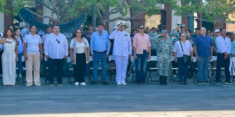 REALIZAN DESFILE Y CEREMONIA CÍVICA PARA CONMEMORAR EL 214º ANIVERSARIO DE LA INDEPENDENCIA DE MÉXICO