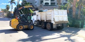 SERVICIOS PÚBLICOS REALIZA DESAZOLVE DE CALLES Y AVENIDAS EN CSL