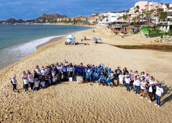REALIZÓ ZOFEMAT LOS CABOS LIMPIEZA MASIVA DE PLAYAS