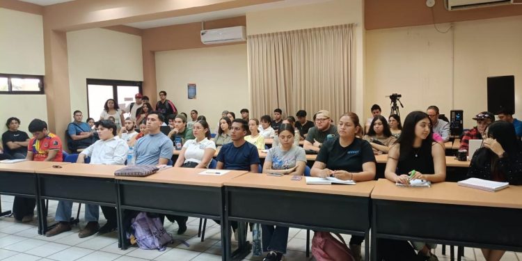 DIALOGAN EN LA UABCS SOBRE LOS DESAFÍOS AMBIENTALES Y A LOS CONTAMINANTES Y AGENTES TÓXICOS QUE AFECTAN EL MEDIO AMBIENTE