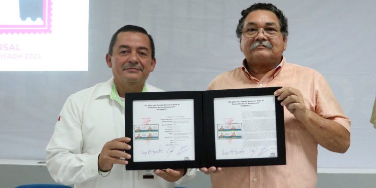 INAGURAN EN LA UABCS LA EXPOSICIÓN FILATÉLICA “MURALISMO MEXICANO Y USOS Y COSTUMBRES “ DEL SERVICIO POSTAL MEXICANO