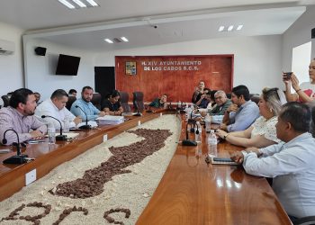 CLAUSURAN LOS TRABAJOS DE ENTREGA-RECEPCIÓN DE LA XIV ADMINISTRACIÓN MUNICIPAL DE LOS CABOS