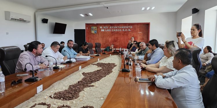 CLAUSURAN LOS TRABAJOS DE ENTREGA-RECEPCIÓN DE LA XIV ADMINISTRACIÓN MUNICIPAL DE LOS CABOS