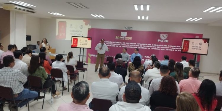 CAPACITA PGJE A SERVIDORES PÚBLICOS DEL GOBIERNO DEL ESTADO EN LA PREVENCIÓN DE EXTORSIÓN TELEFÓNICA