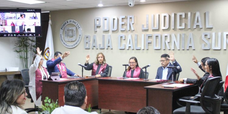 LOGRA PGJE PRIMER GRADUADO EN EL PAÍS DEL PROGRAMA JUSTICIA TERAPÉUTICA