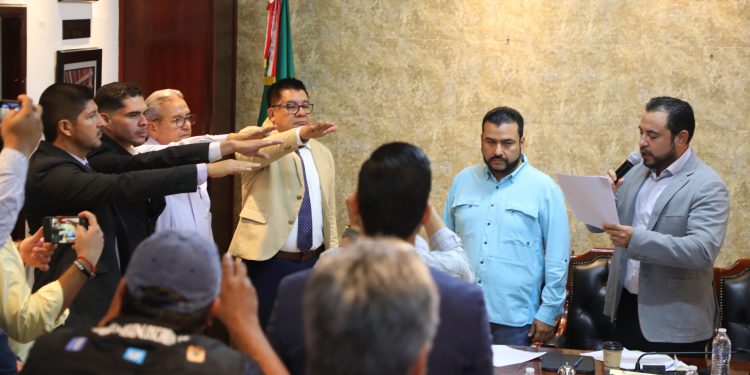 TOMA CHRISTIAN AGÚNDEZ PROTESTA A GABINETE LEGAL DEL XV AYUNTAMIENTO DE LOS CABOS