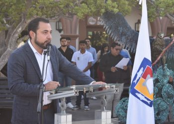 ENCABEZA PRESIDENTE MUNICIPAL CHRISTIAN AGUNDEZ GÓMEZ LOS HONORES A LA BANDERA Y LA CLAUSURA DE LAS ACTIVIDADES CÍVICAS DEL MES PATRIO EN LOS CABOS