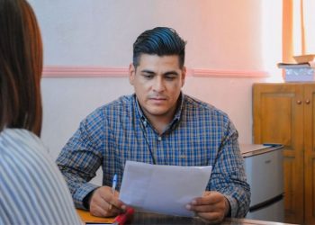 TRAS LAS HUELLAS Por Monserrath Villalejo Baeza