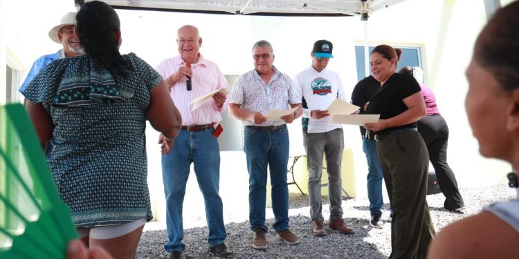 CUMPLE VÍCTOR MANUEL CASTRO COSÍO CON LA ENTREGA DE VIVIENDAS PARA SANTA ROSALÍA Y SAN JOSÉ DE MAGDALENA
