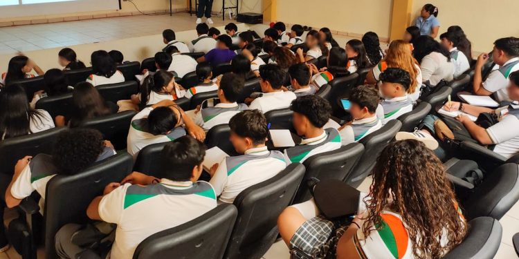 IMPARTE CECYTE BCS TALLERES DE BIENESTAR EMOCIONAL A COMUNIDAD EDUCATIVA