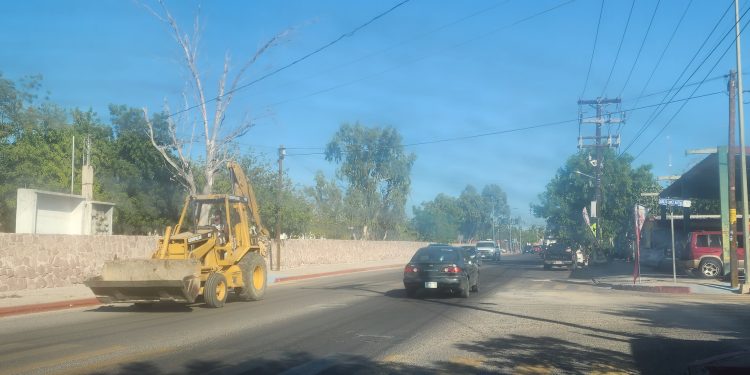 LA CIRCULACIÓN DE MAQUINARIA PESADA EN LAS CALLES PROVOCA RIESGO DE ACCIDENTES Y PROBLEMAS EN EL TRÁFICO DE LA CIUDAD
