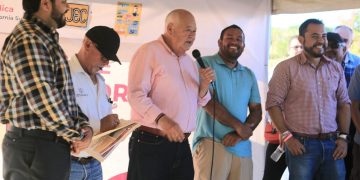 INAUGURAN GOBERNADOR VÍCTOR CASTRO Y ALCALDE CHRISTIAN AGÚNDEZ EL CAMINO CABO PULMO