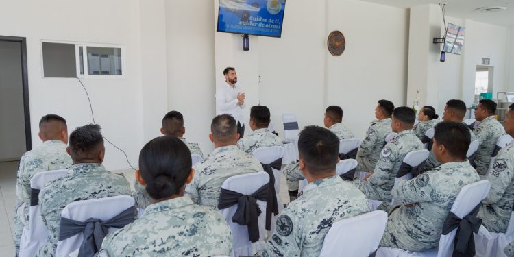IMPARTEN PLÁTICA SOBRE PREVENCIÓN DEL SUICIDIO A JÓVENES DE LA GUARDIA NACIONAL