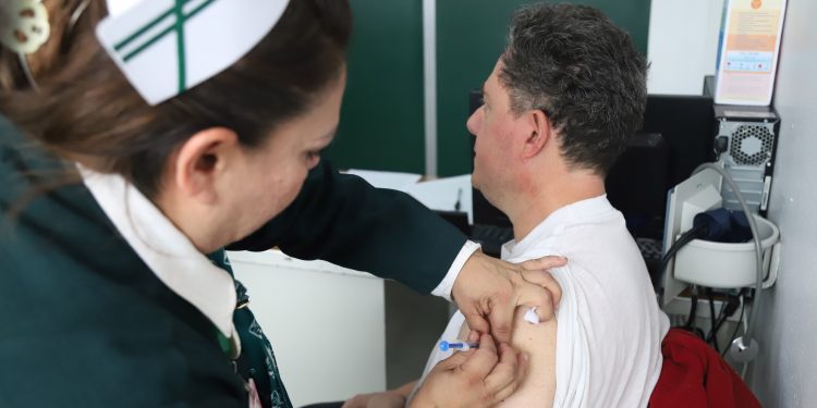 APLICARÁ IMSS MÁS DE 20 MILLONES DE VACUNAS CONTRA INFLUENZA ESTACIONAL Y COVID-19 EN TEMPORADA DE FRÍO