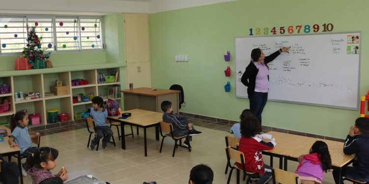 OFRECE SEDIF TALLER PARA PERSONAS SOLICITANTES DE ADOPCIÓN