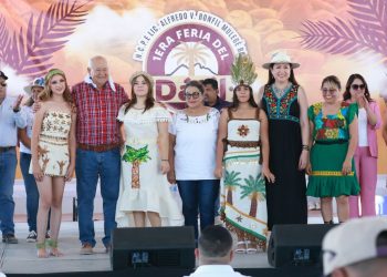 CELEBRA GOBERNADOR VÍCTOR CASTRO PRIMERA FERIA DEL DÁTIL