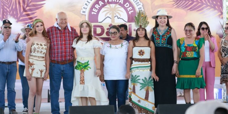 CELEBRA GOBERNADOR VÍCTOR CASTRO PRIMERA FERIA DEL DÁTIL