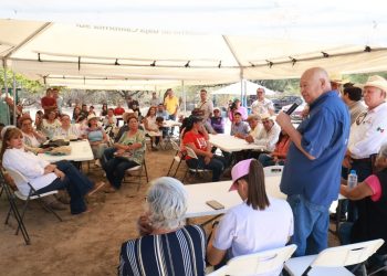 VISITA GOBERNADOR COMUNIDADES DE EL ROSARIO Y VALLE PERDIDO EN LA PAZ