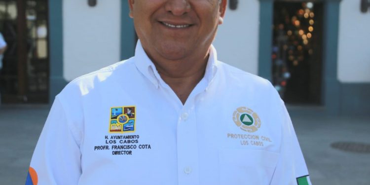 SERVICIOS PÚBLICOS TRABAJA EN LA MEJORA DE ALUMBRADO PÚBLICO EN PUNTOS ESTRATÉGICOS DE CABO SAN LUCAS