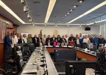 ORGANIZÓ EL SENADOR HOMERO DAVIS CASTRO UNA REUNIÓN EN EL SENADO CON LA FEDECOP Y CON MIEMBROS DE LAS COMISIONES DE PESCA Y HACIENDA DEL SENADO DE LA REPÚBLICA