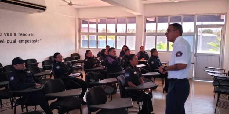 RECIBE POLICÍA ESTATAL PREVENTIVA CAPACITACIÓN SOBRE MANEJO DE MATERIALES PELIGROSOS