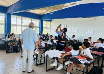 SIGUE LA LIMPIEZA DE CAMELLONES Y AVENIDAS DE SAN JOSÉ DEL CABO