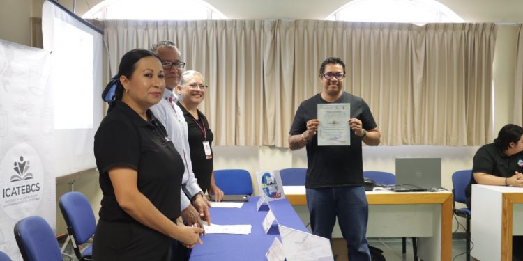 UABCS E ICATEBCS CLAUSURAN CURSO DE “ INTRODUCCIÓN A LA LENGUA DE SEÑAS MEXICANA “