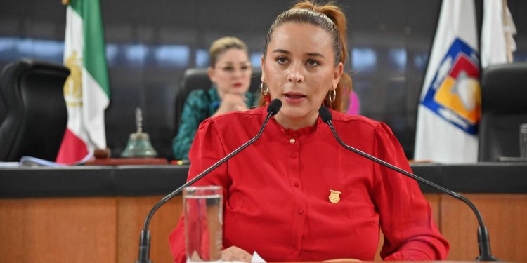 NOMBRAN A MARÍA AMANDA URBAN DOMÍNGUEZ COMO LA GANADORA DE LA MEDALLA MARÍA DIONISIA VILLARINO ESPINOZA
