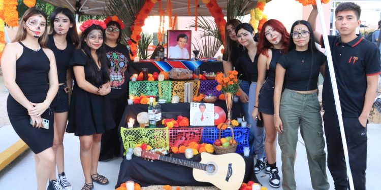 UABCS CELEBRA EL FESTIVAL DE DÍA DE MUERTOS CON ALTARES, CATRINAS Y TRADICIONES MEXICANAS