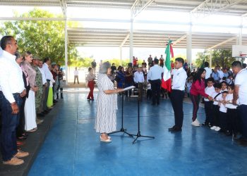 ABANDERAN 27 ESCOLTAS DE PREESCOLAR, CENTROS DE ATENCIÓN INFANTIL Y CAM DE LA PAZ