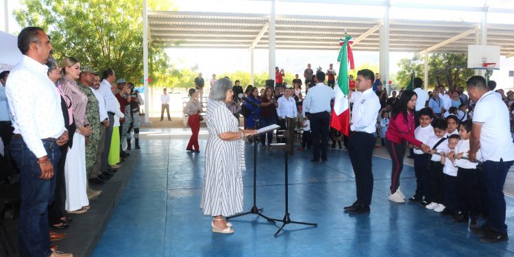 ABANDERAN 27 ESCOLTAS DE PREESCOLAR, CENTROS DE ATENCIÓN INFANTIL Y CAM DE LA PAZ