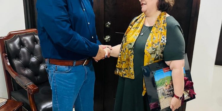 BRINDAN ATENCIÓN A MÁS DE 8 MIL JÓVENES EN BCS A TRES AÑOS DE GOBIERNO