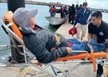 RESCATAN A SALVO A CUATRO PERSONAS DE EMBARCACIÓN A LA DERIVA EN LORETO